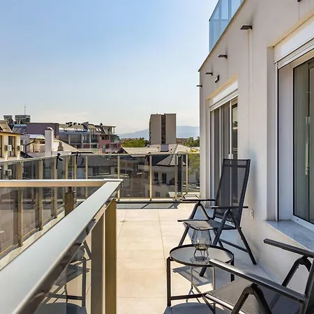 Blue Bottle - 1bd Near Mall By Flat Manаger Apartment Plovdiv